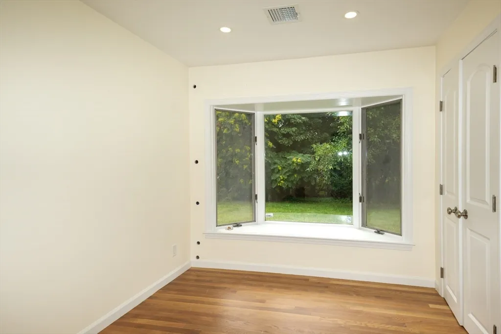 135 Maple St, Lexington