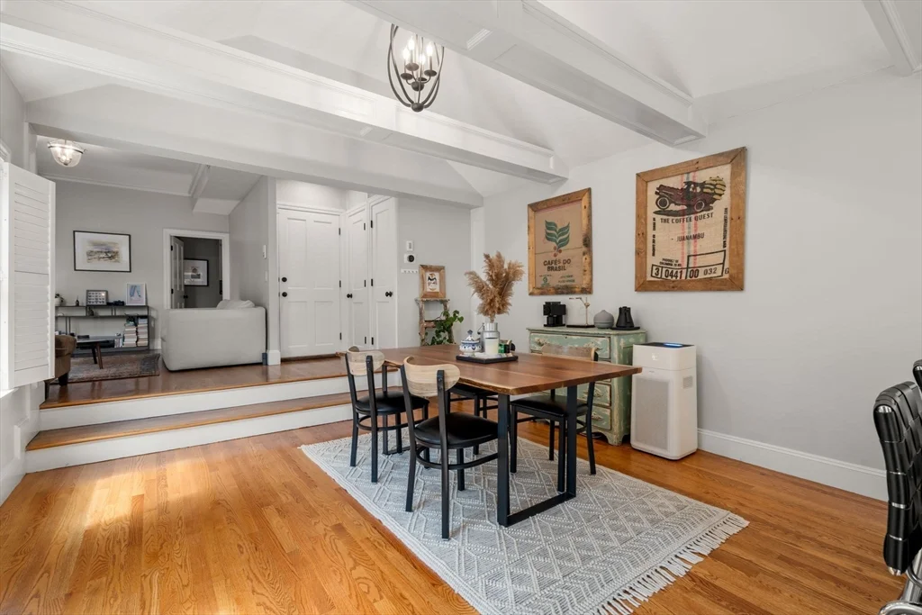 37 Mount Vernon St, Charlestown