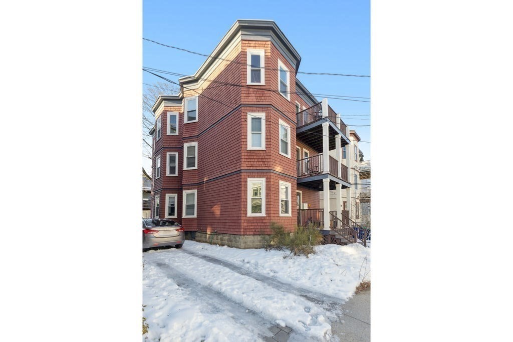 34 Belknap St, Tufts University