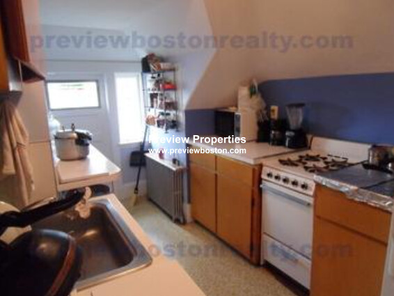 18 Quint Ave, Allston