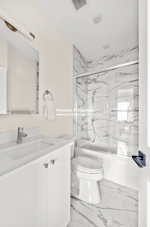 303 Maverick St, East Boston