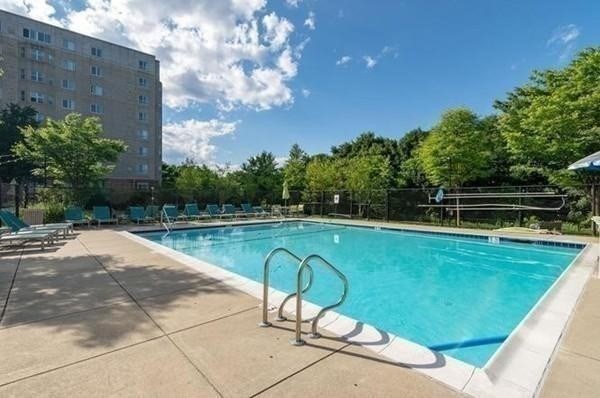 1 Cityview Ln, Quincy