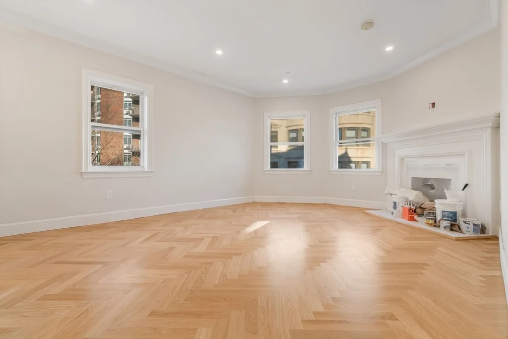 1396 Beacon St, Coolidge Corner