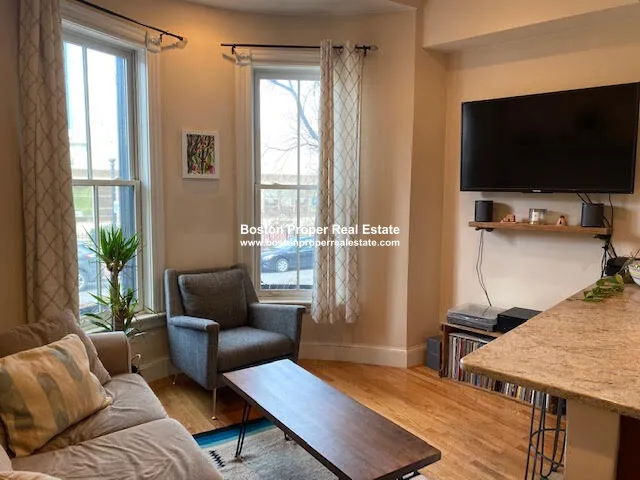 28 Montgomery St, South End