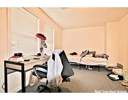 24 Lawn St, Mission Hill