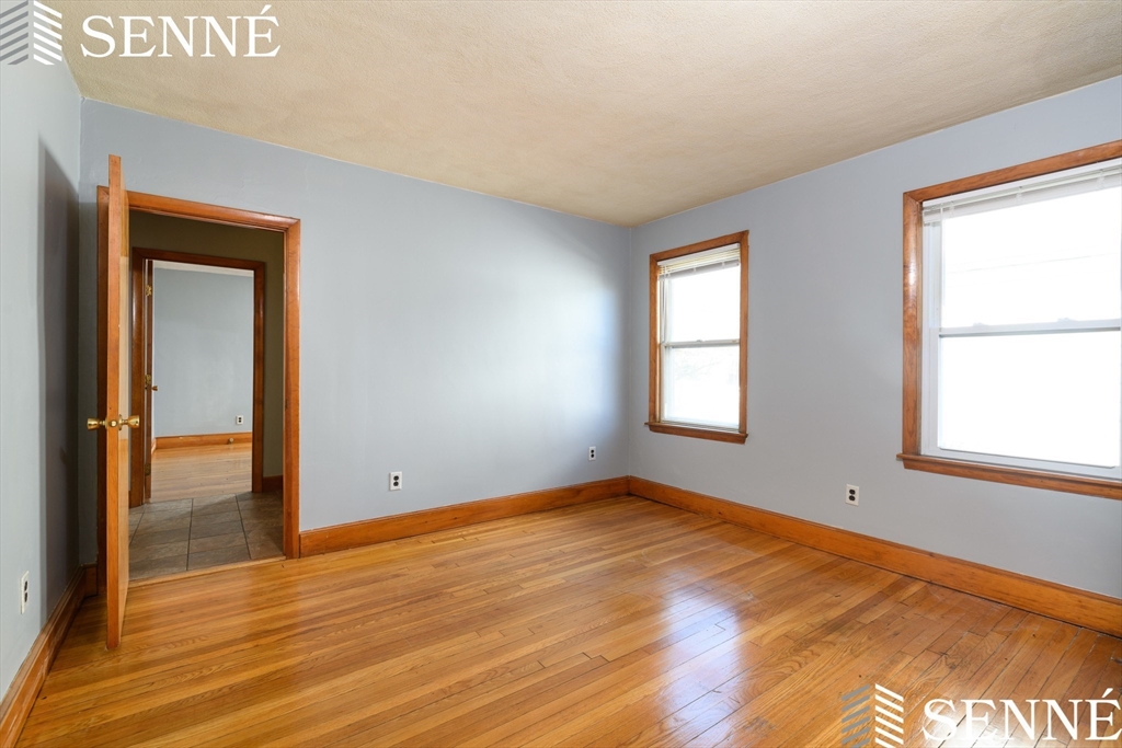 88 Ten Hills Rd, Somerville