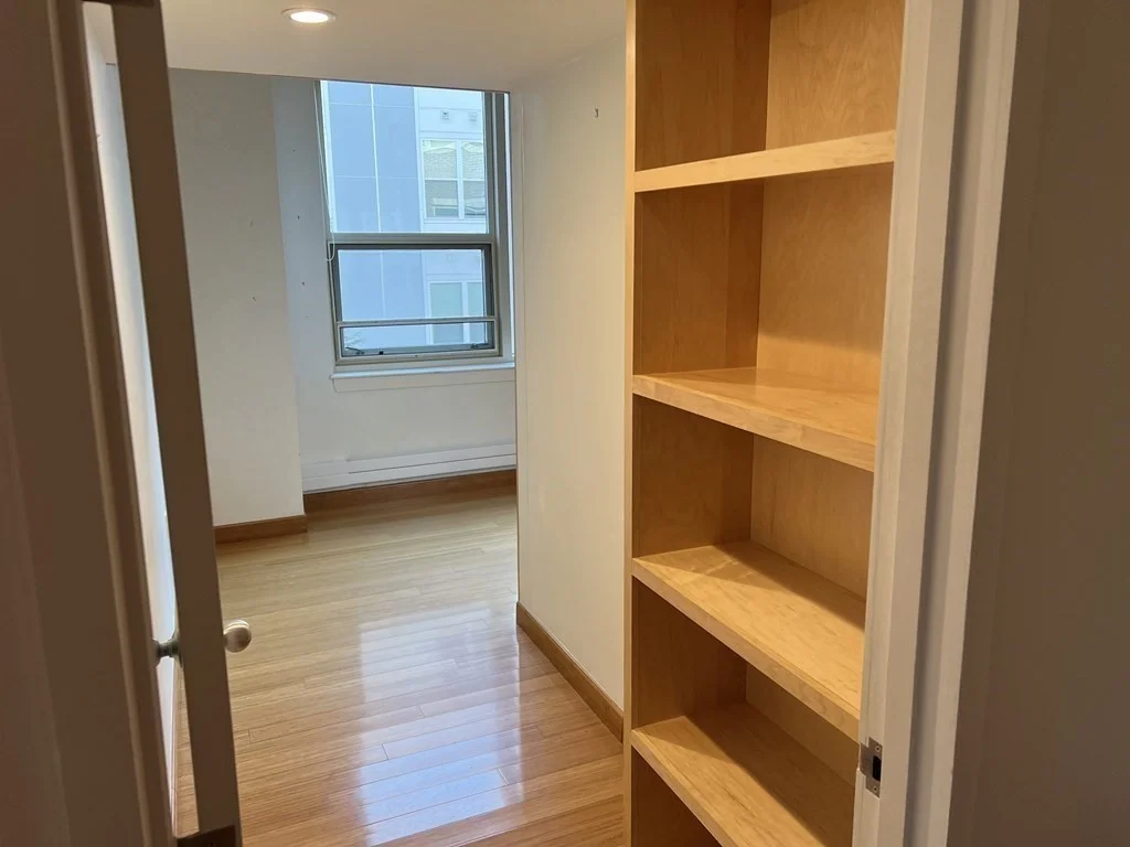 290 Pleasant St, Watertown