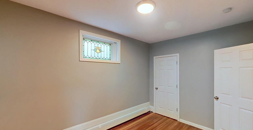 4A Weld Ave, Roxbury