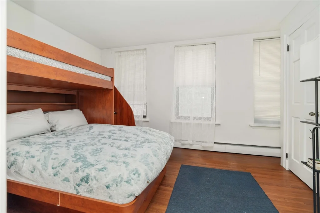 5 N Margin St, North End