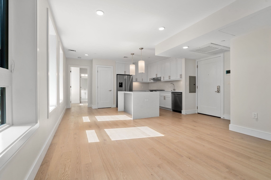 301 Border St, Central Square