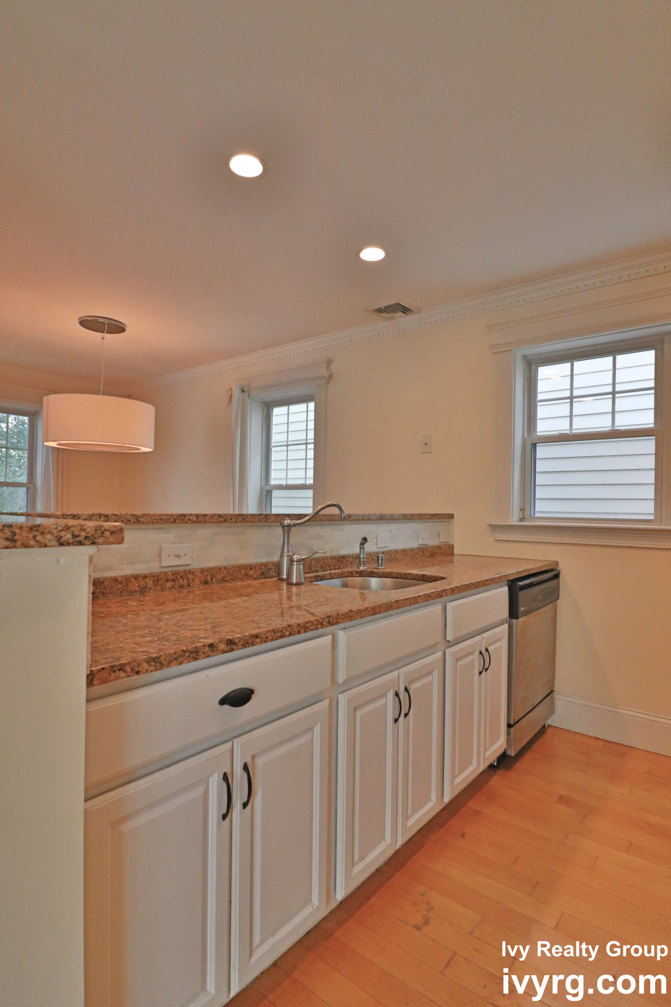 10 Mohawk St, South Boston