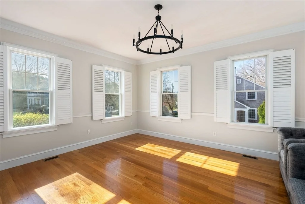 11 Bobolink Rd, Newton Lower Falls