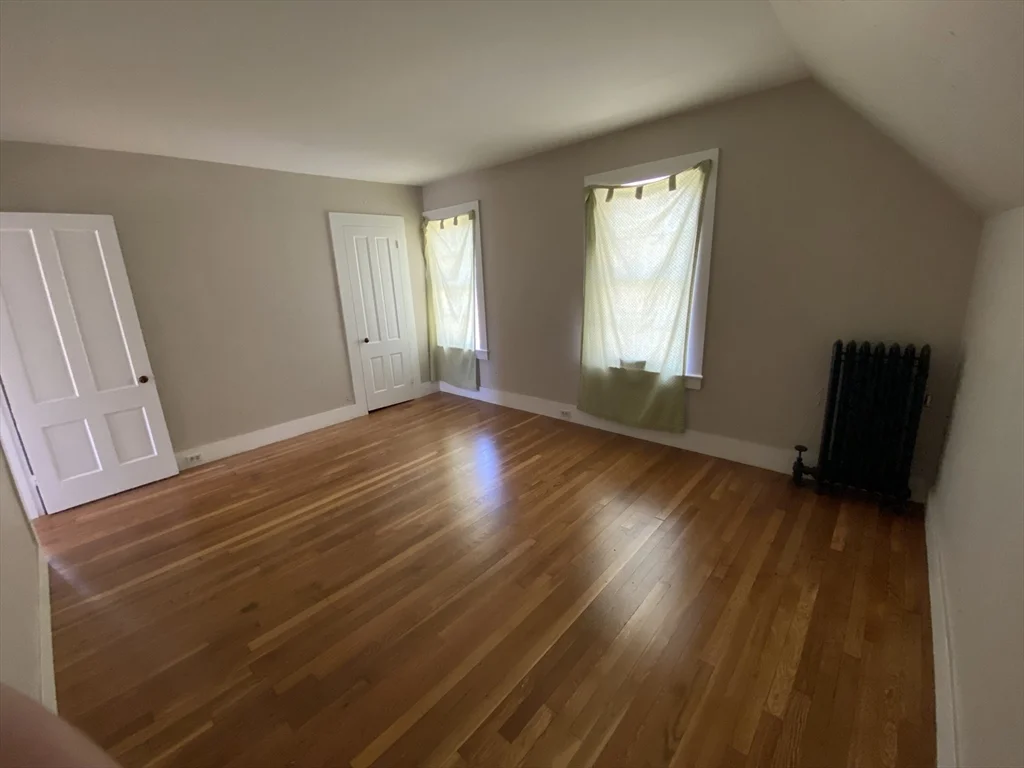 74 Moore Ave, Warren