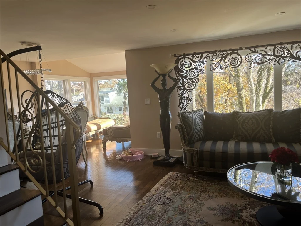 52 Troy Ln, Waban