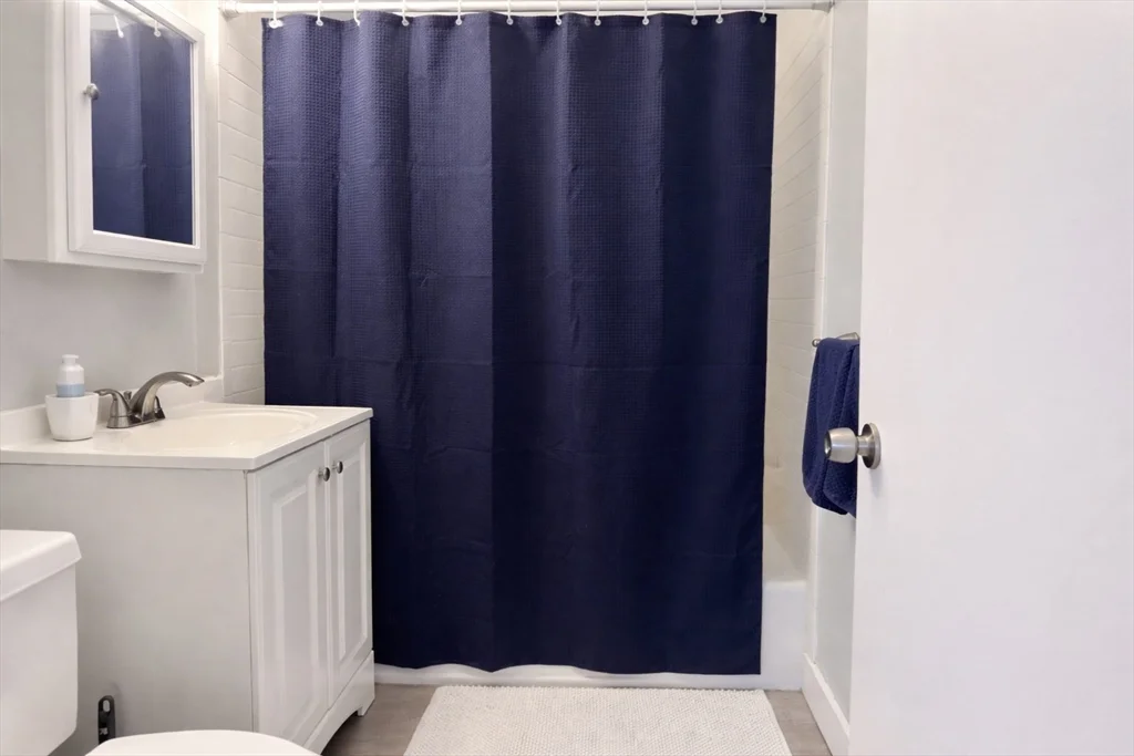 76 Prospect St, Watertown