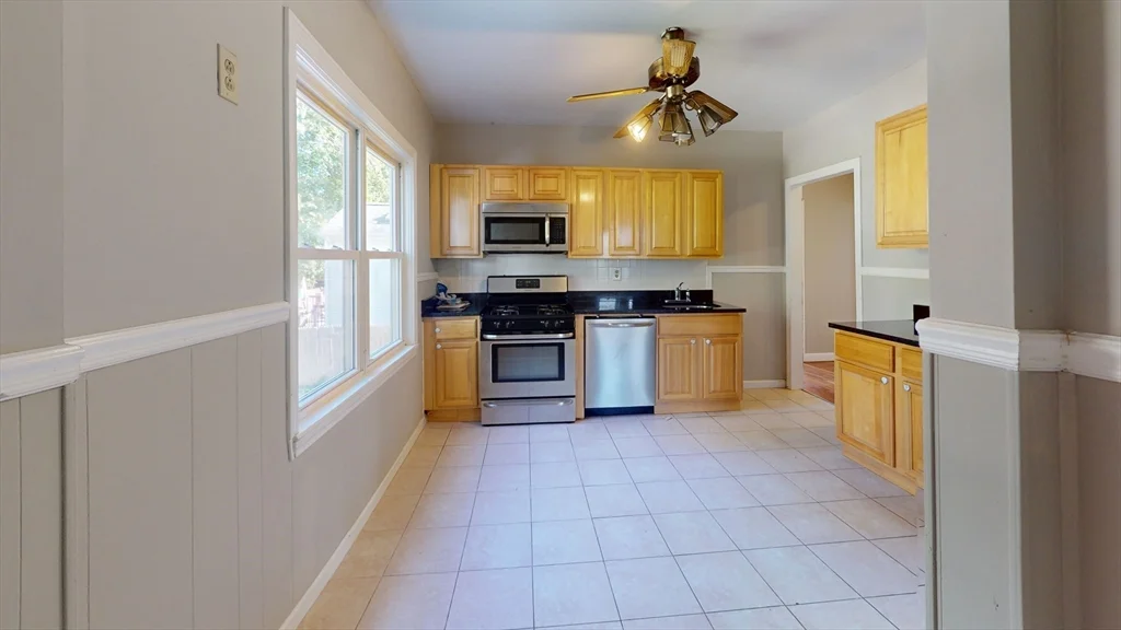 48 Oak St, East Dedham