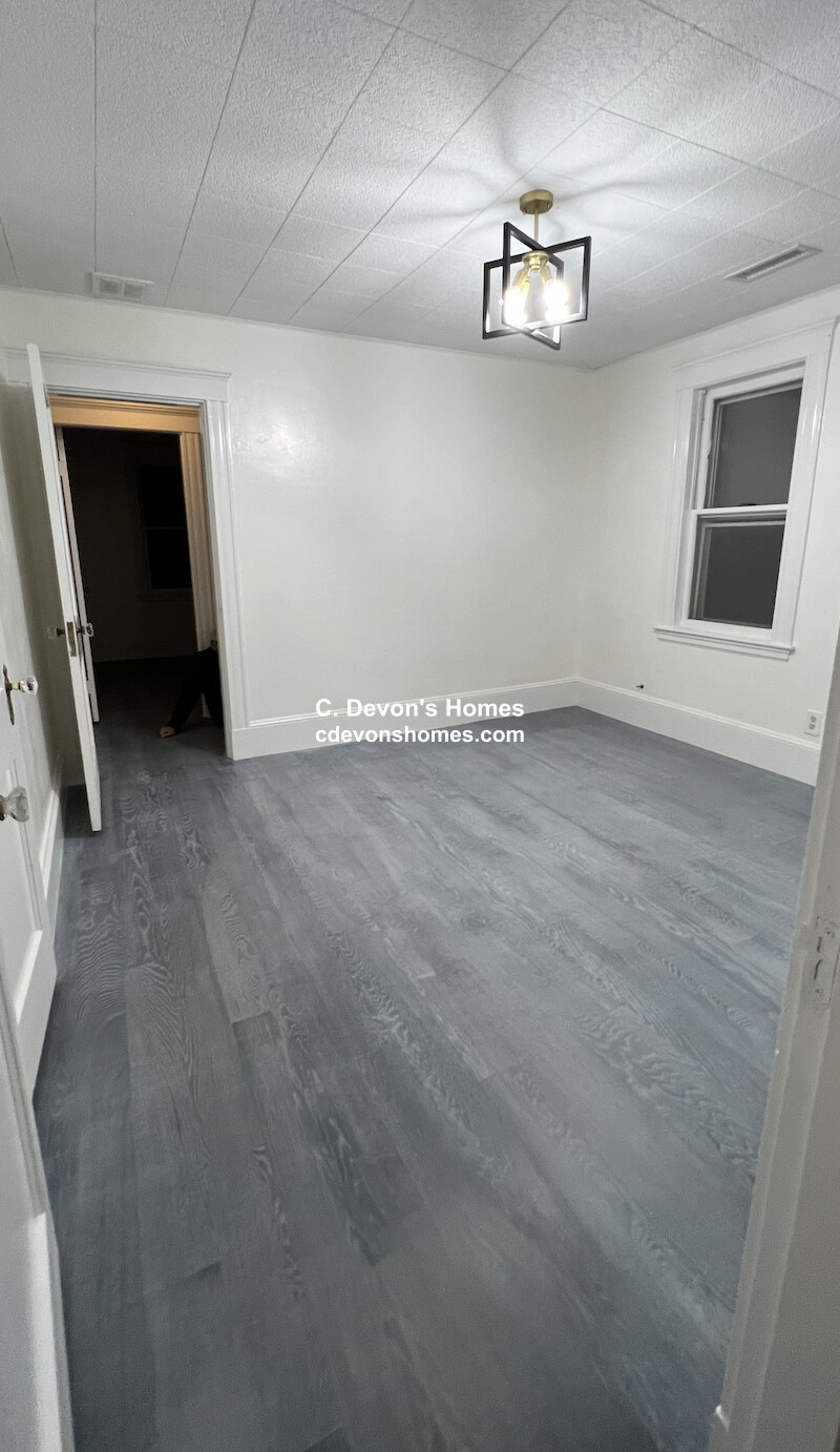 953 Shirley St, Winthrop