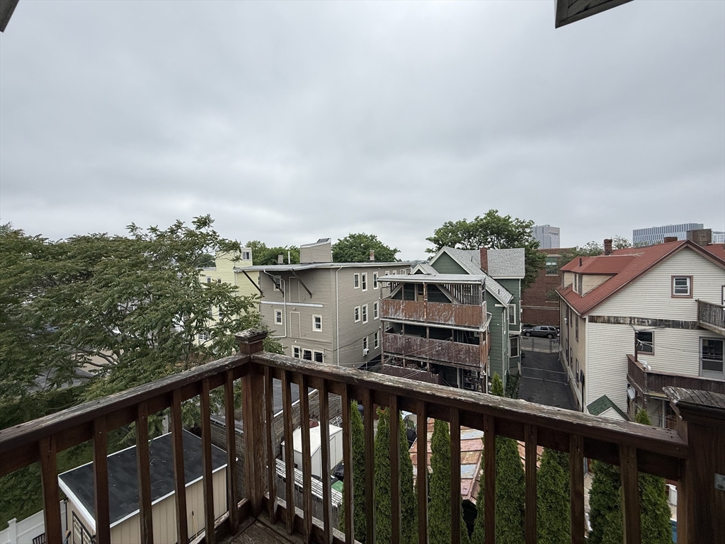 11 Everett Ave, East Somerville