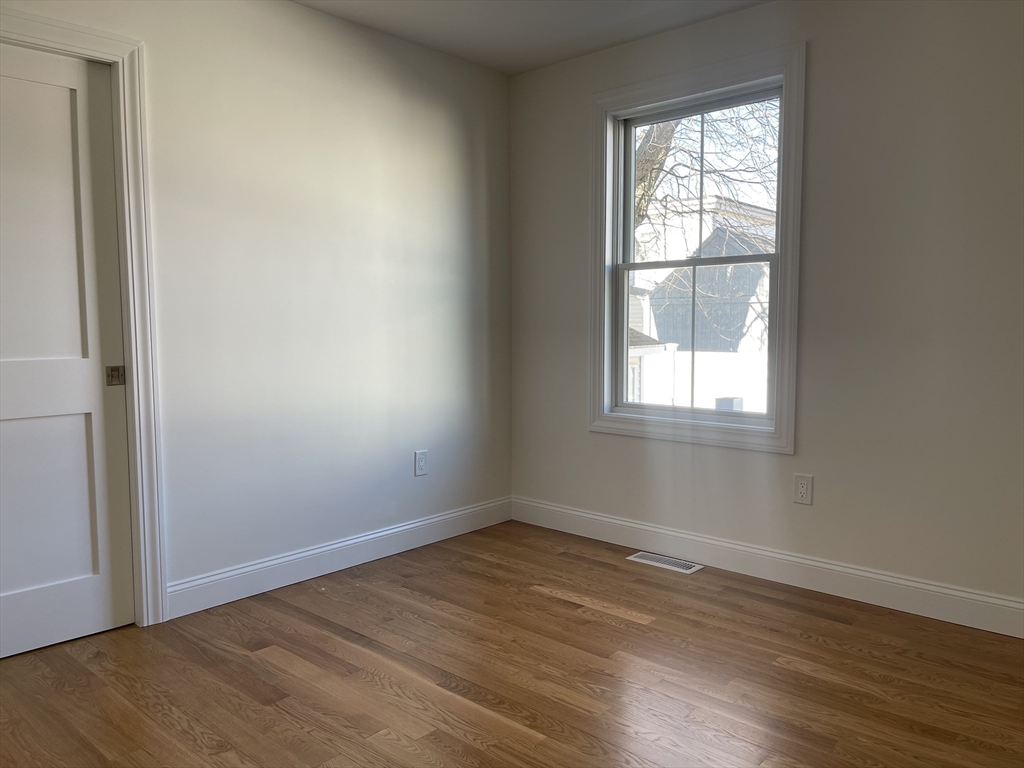 40 Everett St, Everett