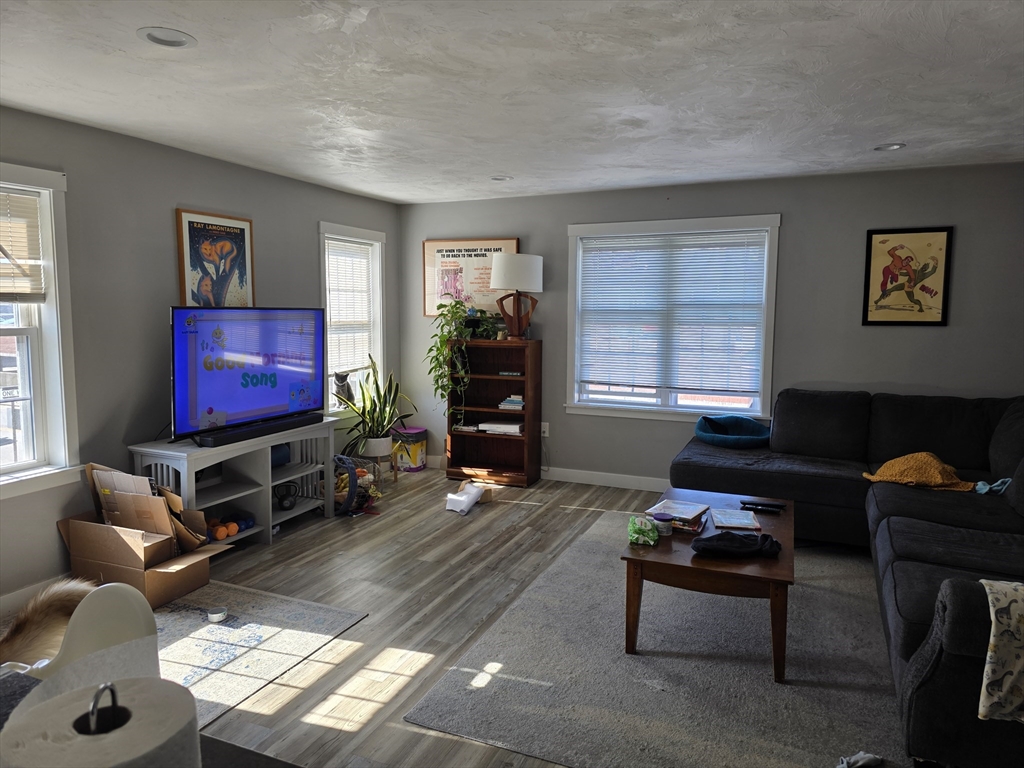 75 Merriam Ave, Leominster