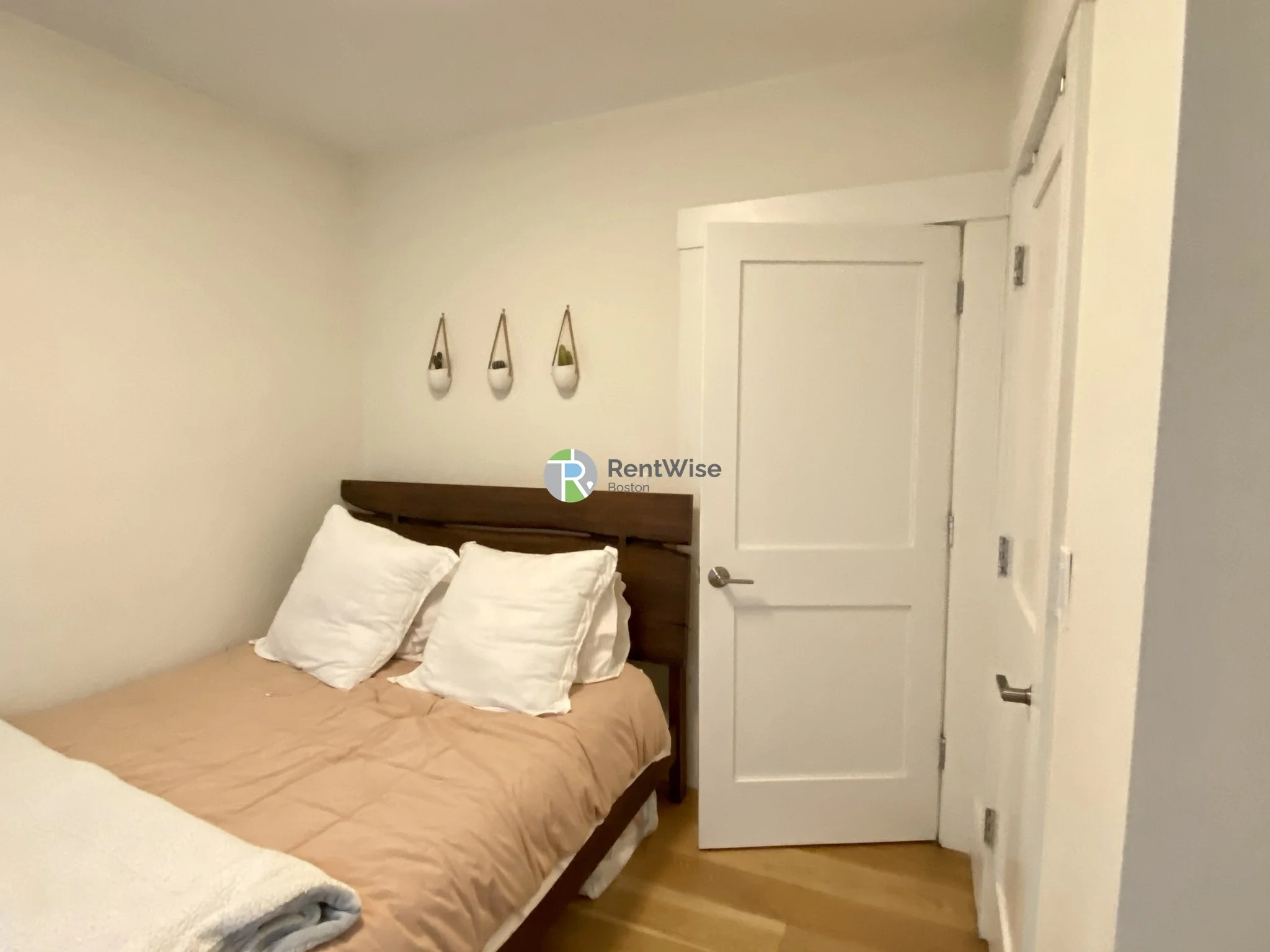319 Columbia St, Wellington-Harrington