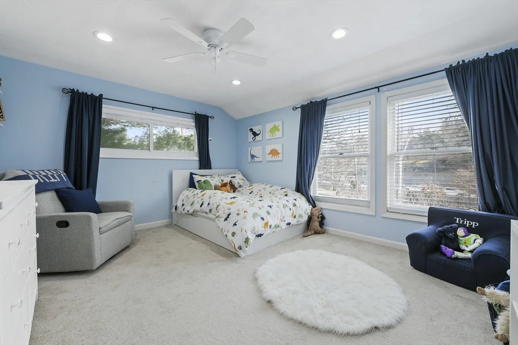 1045 Washington St, Newton