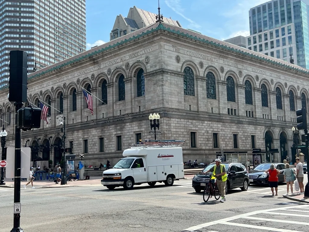 271 Dartmouth St, Back Bay