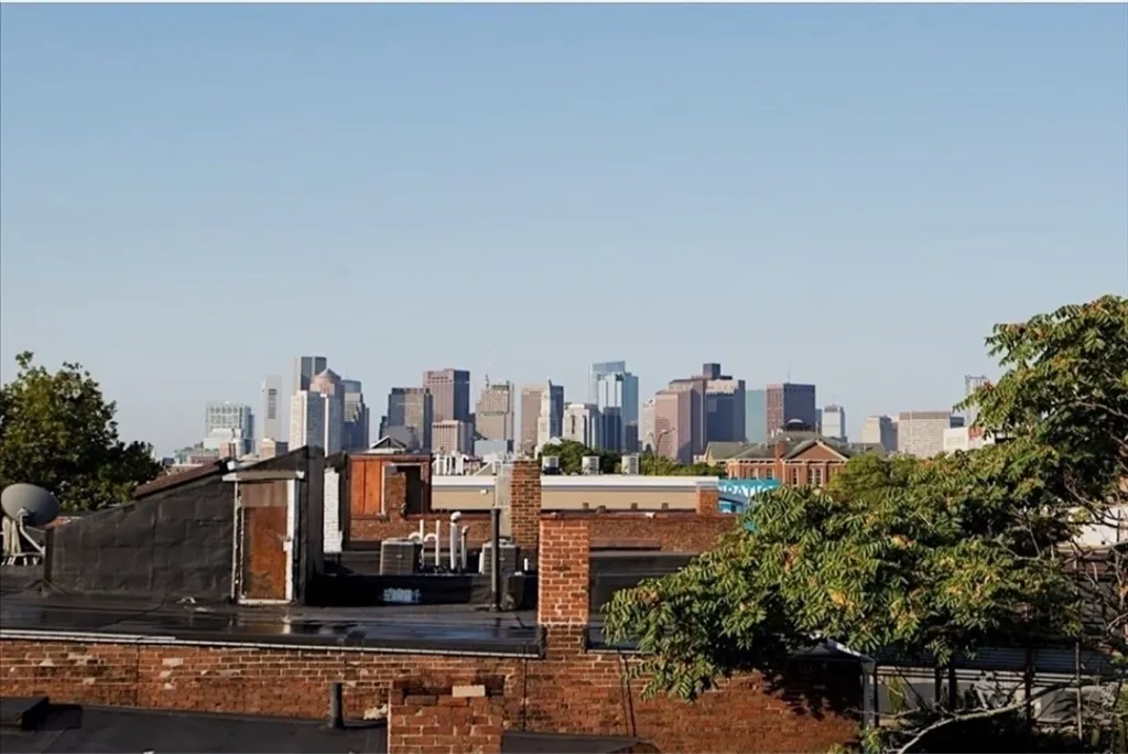 156 Chelsea St, East Boston