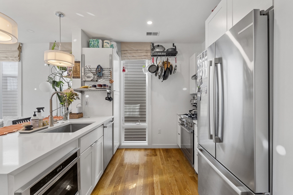 49 Rogers St, South Boston