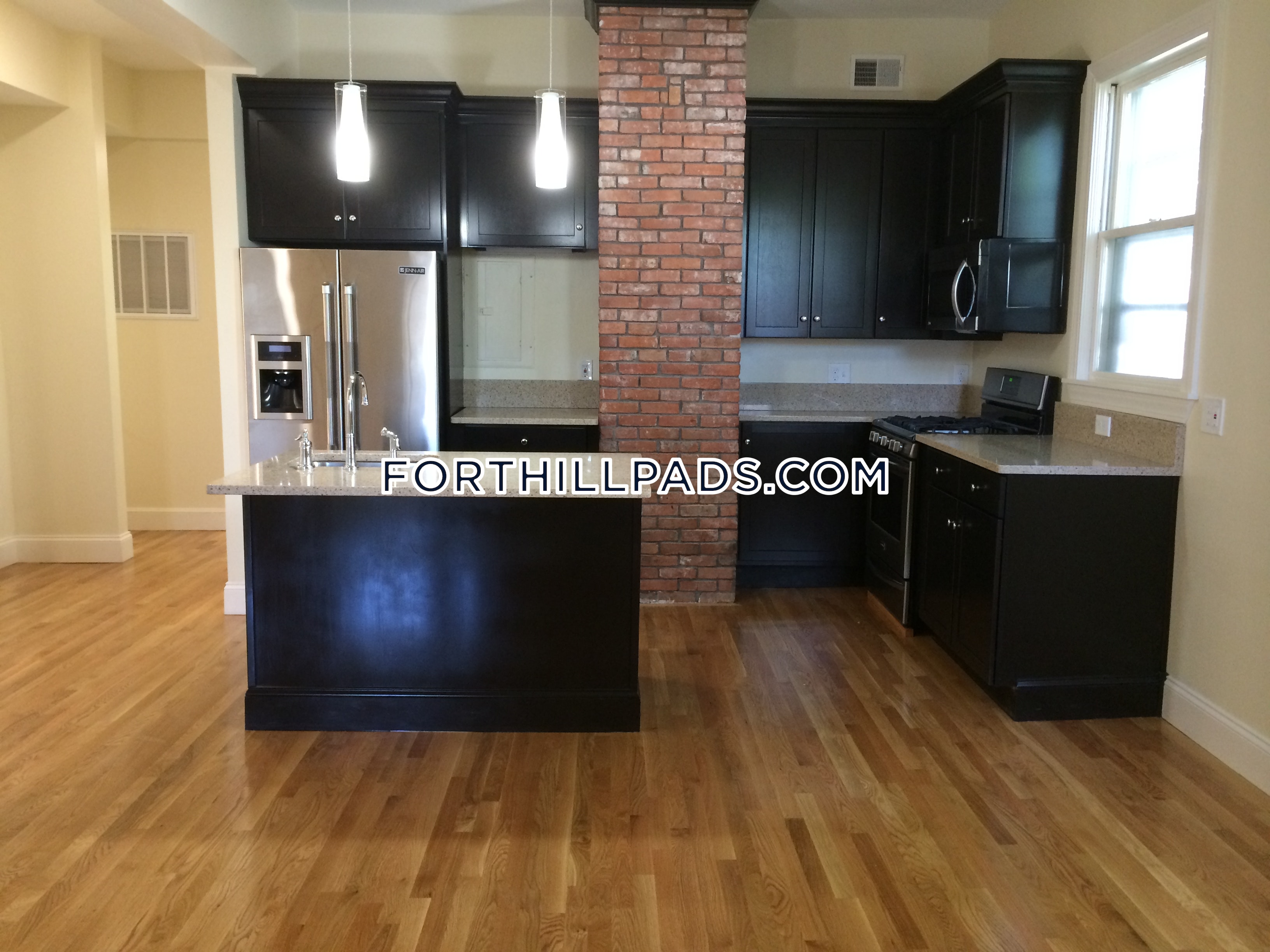 4 bed, 2 bath apartment for rent at 34 Juniper St Unit 1, Roxbury — photo 2 of 23