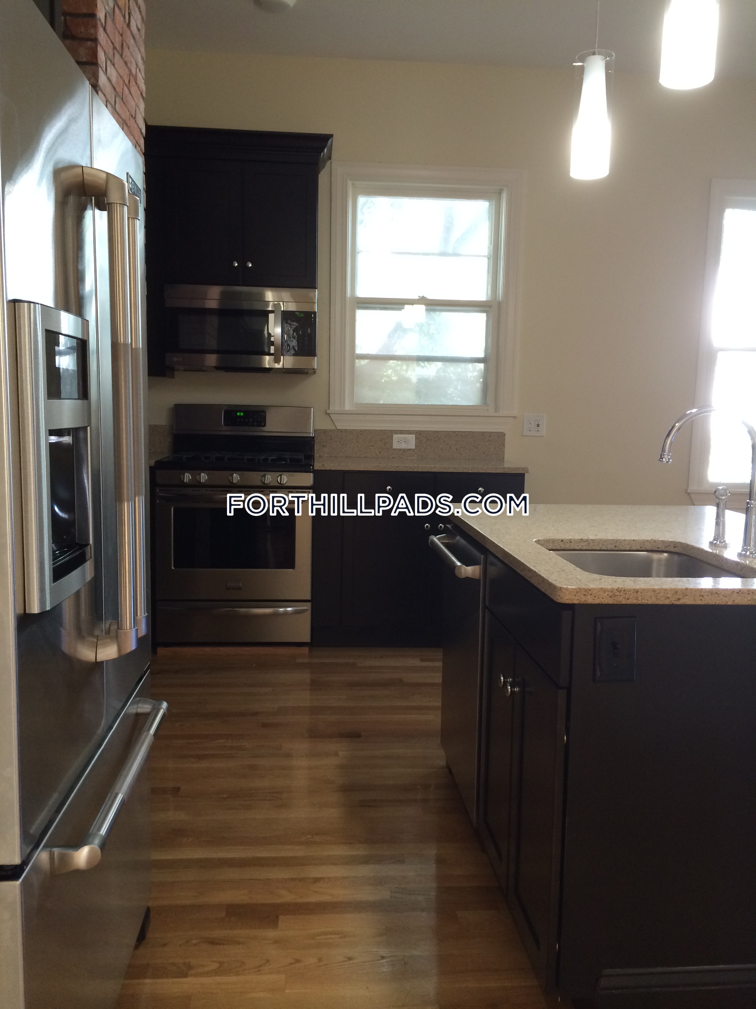 4 bed, 2 bath apartment for rent at 34 Juniper St Unit 1, Roxbury — photo 4 of 23