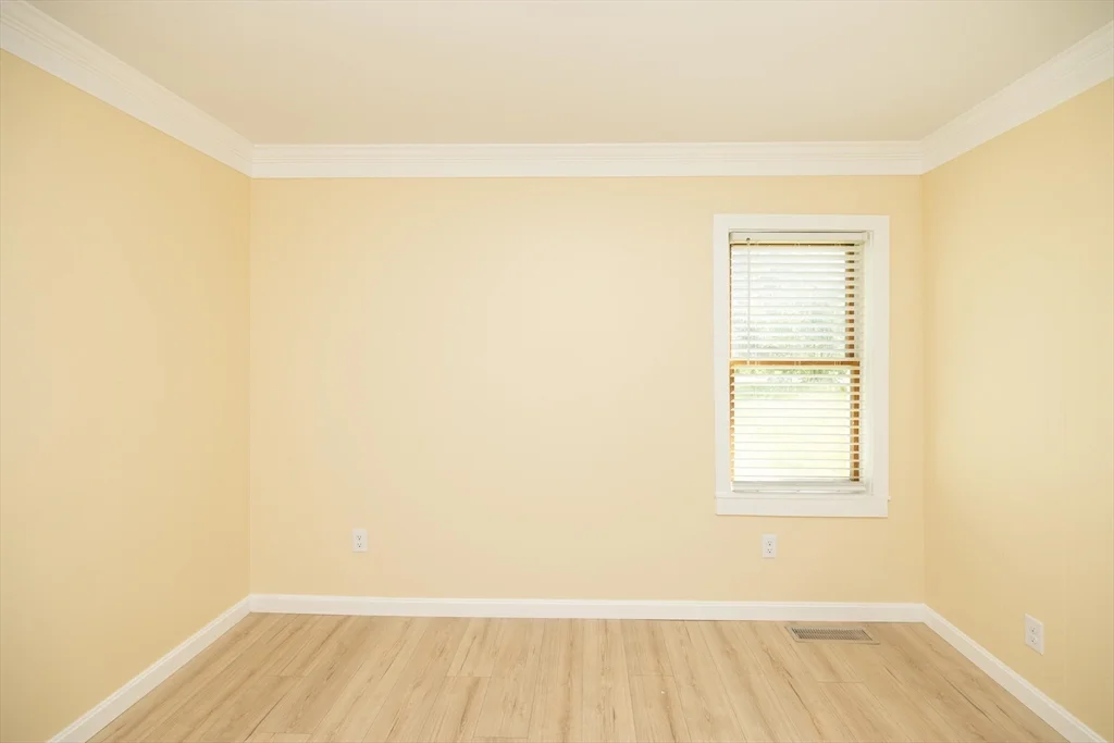 26 Steven Rd, Westborough