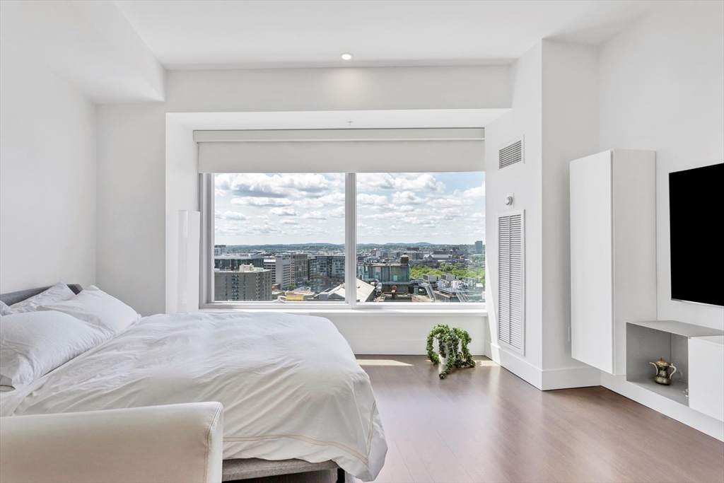 110 Stuart St, Downtown