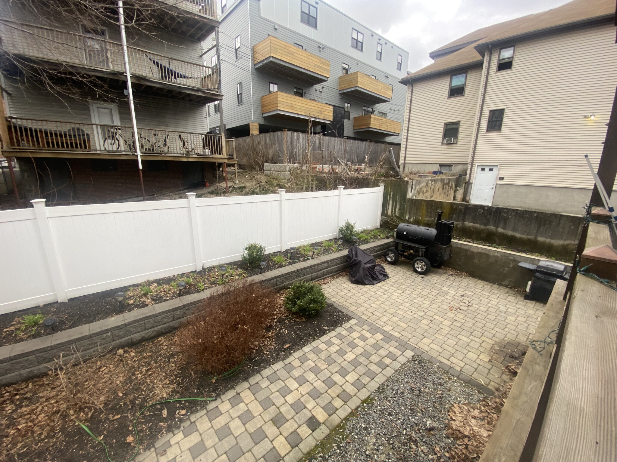 11 Aberdeen Rd, Powder House Square