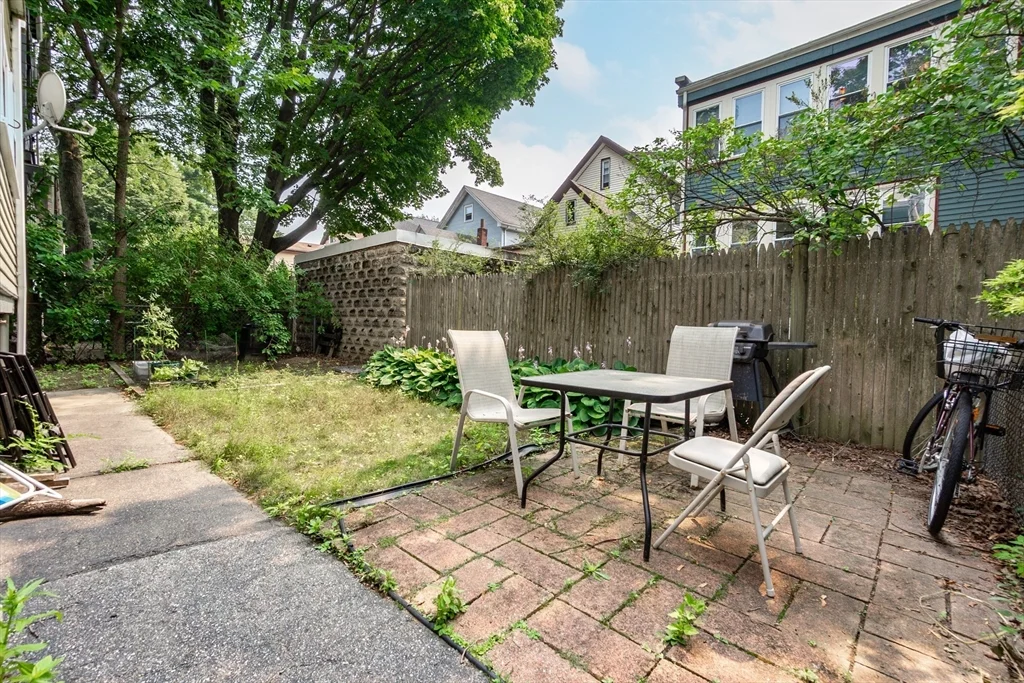 24 Aberdeen Rd, Powder House Square