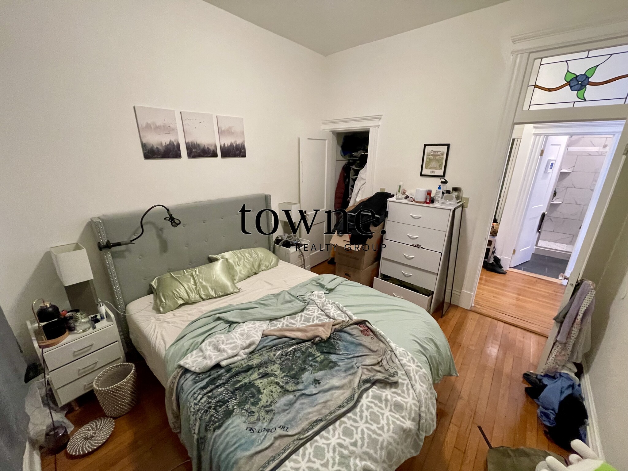 100 Queensberry St, Fenway