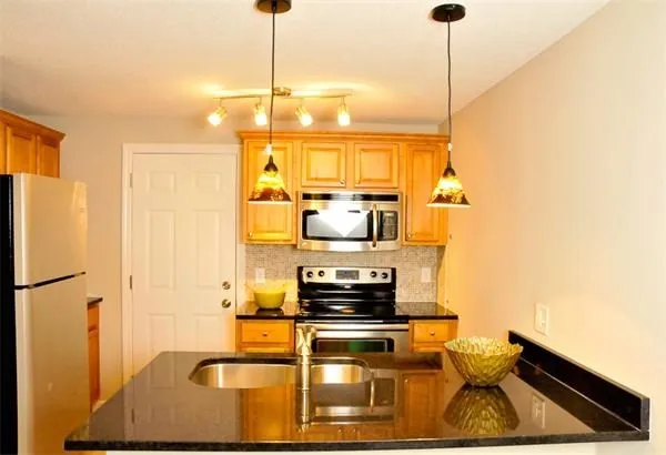 26 Walden Dr, Natick