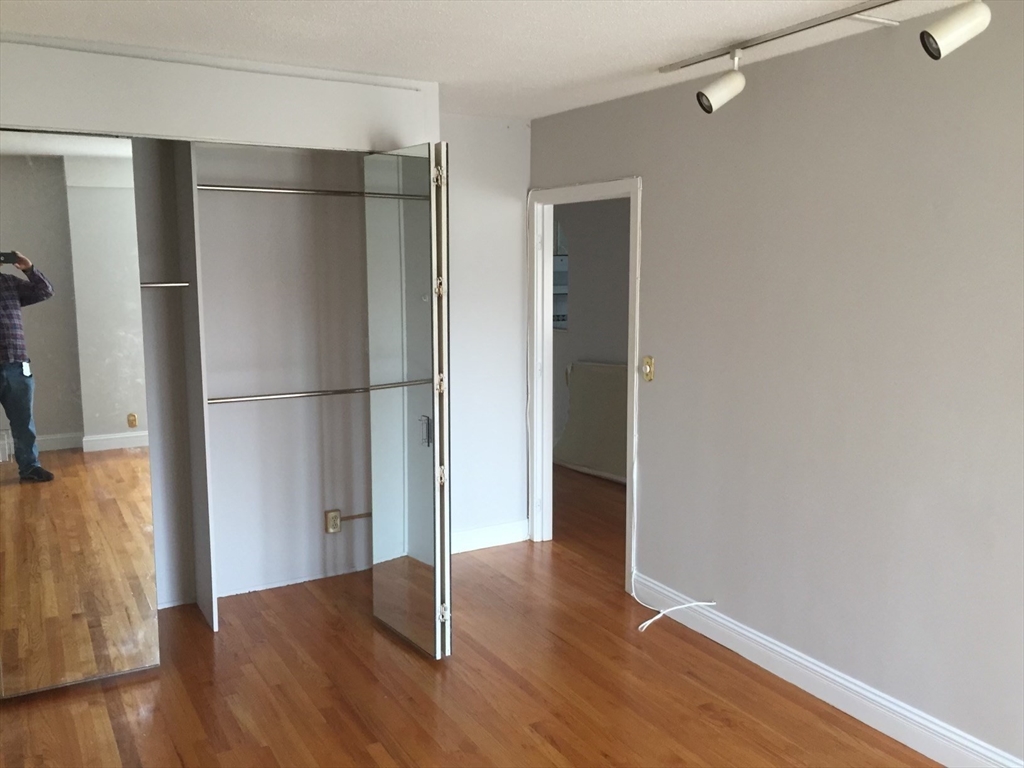 85 E India Row, Waterfront