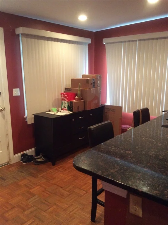 149 Grove St, Waltham