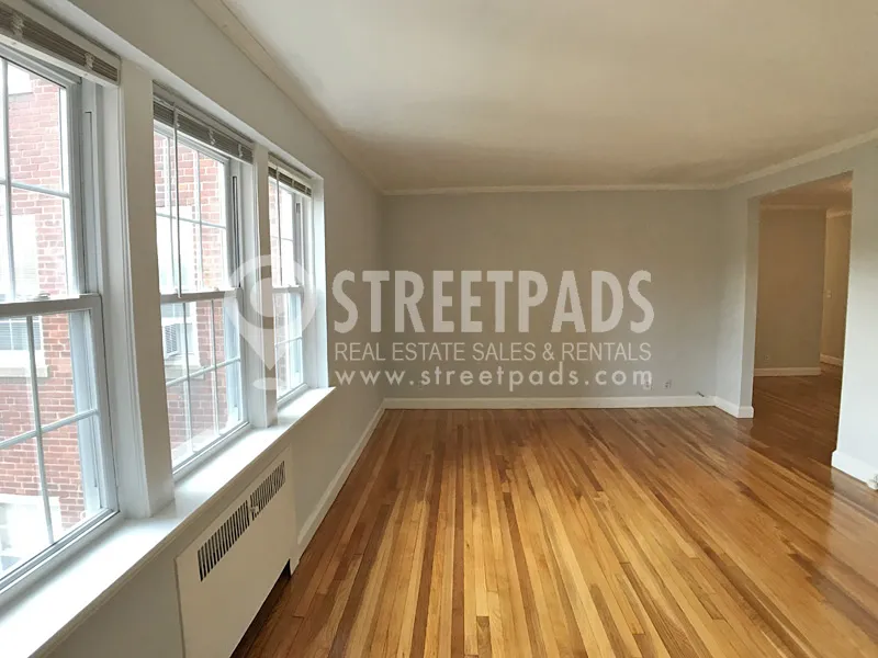 1151 Beacon St, Longwood