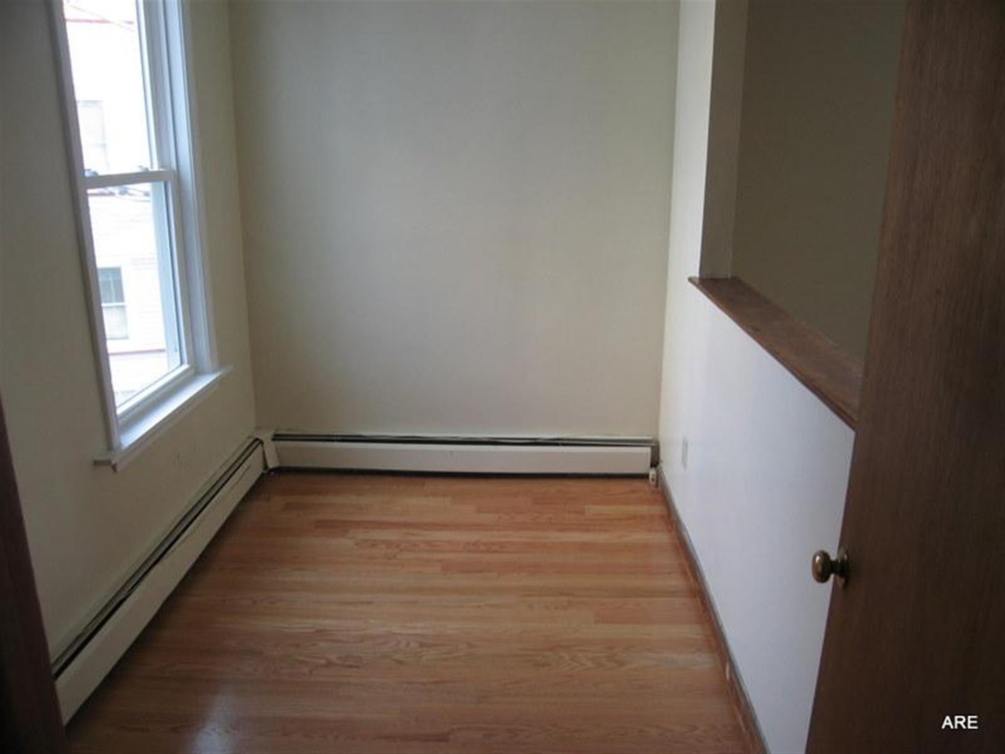 1.5 bed, 1 bath apartment for rent at 9 Banks St, Harvard Square — photo 3 of 8