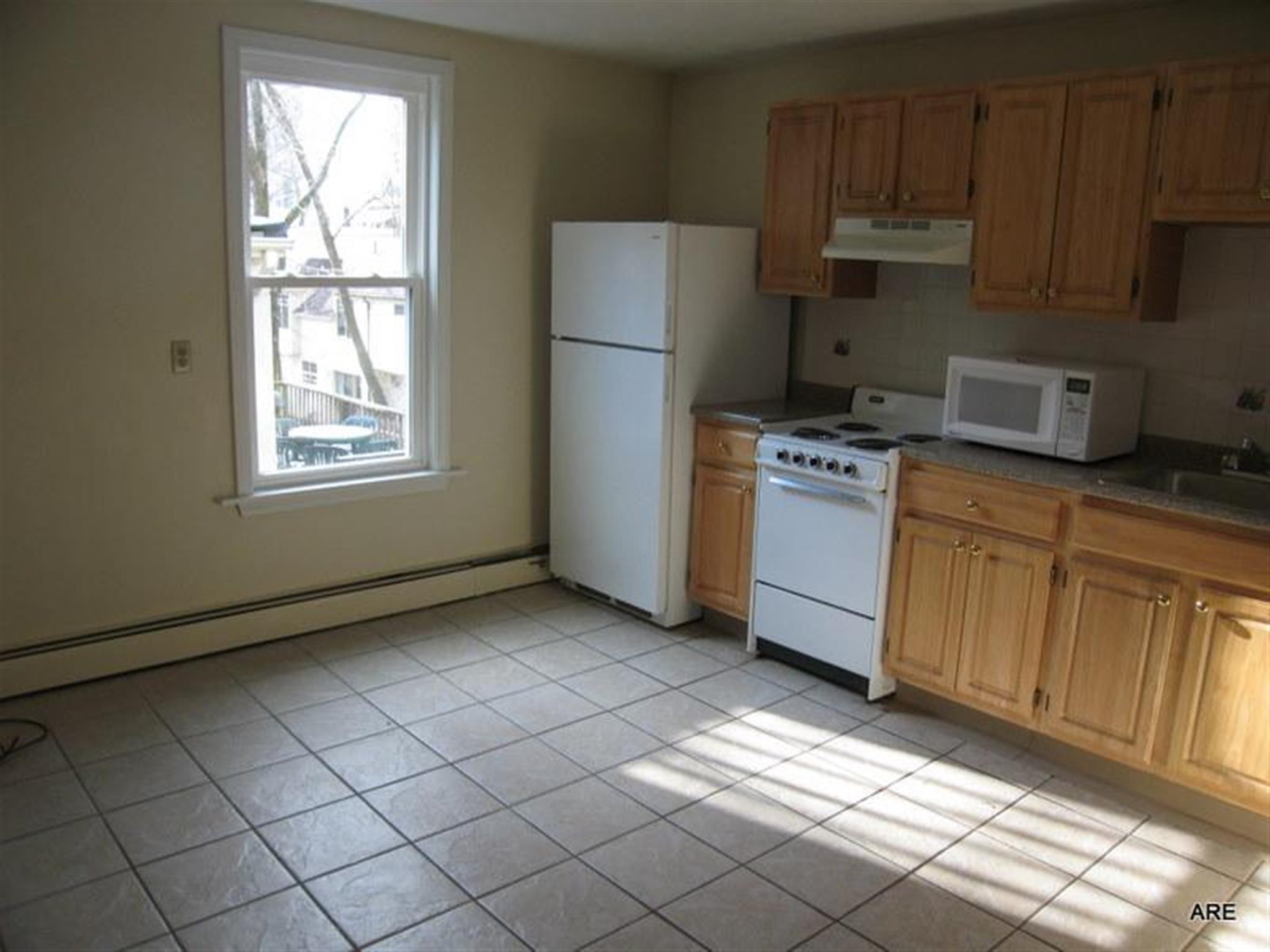 1.5 bed, 1 bath apartment for rent at 9 Banks St, Harvard Square — photo 5 of 8