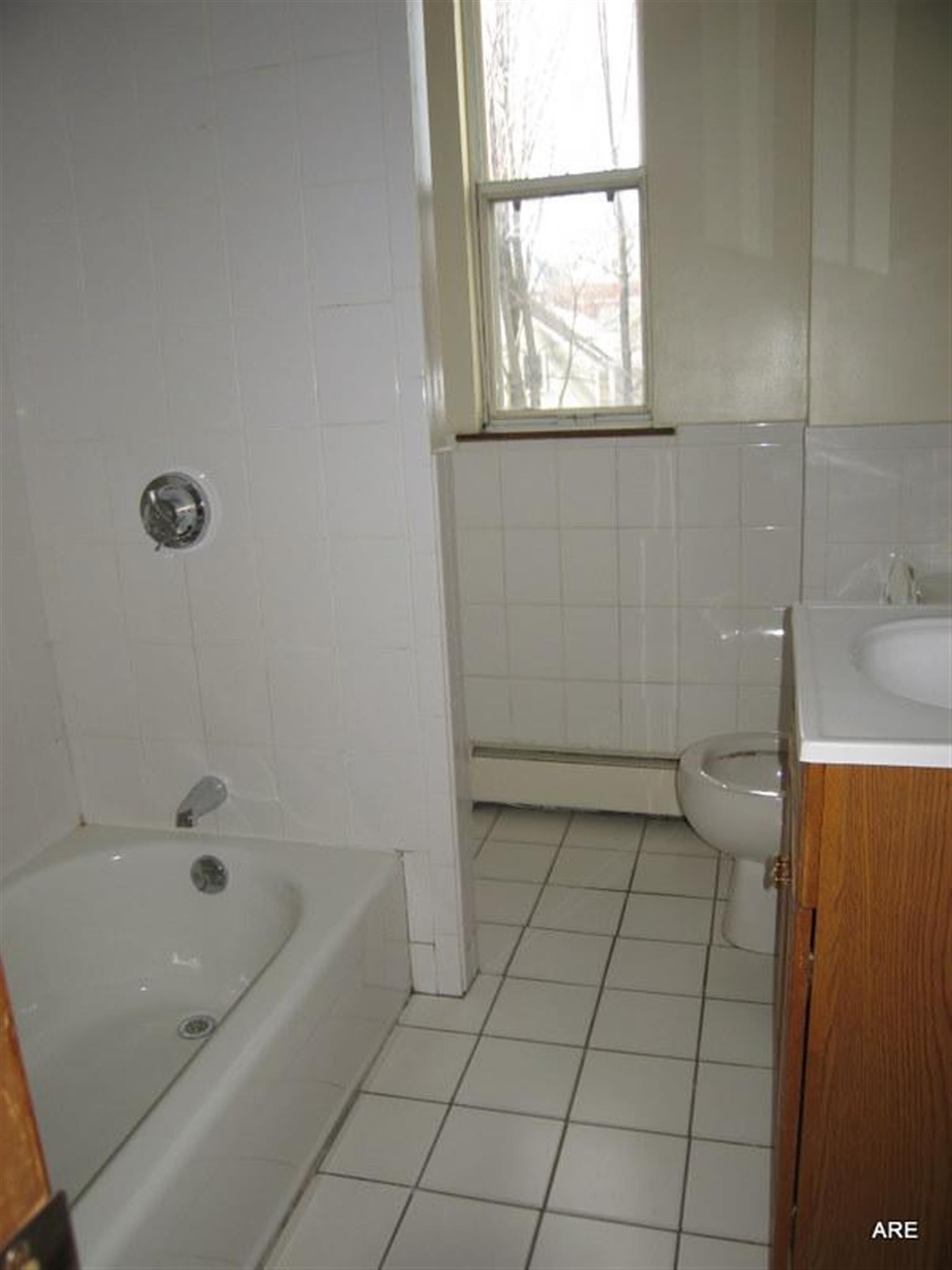 1.5 bed, 1 bath apartment for rent at 9 Banks St, Harvard Square — photo 6 of 8