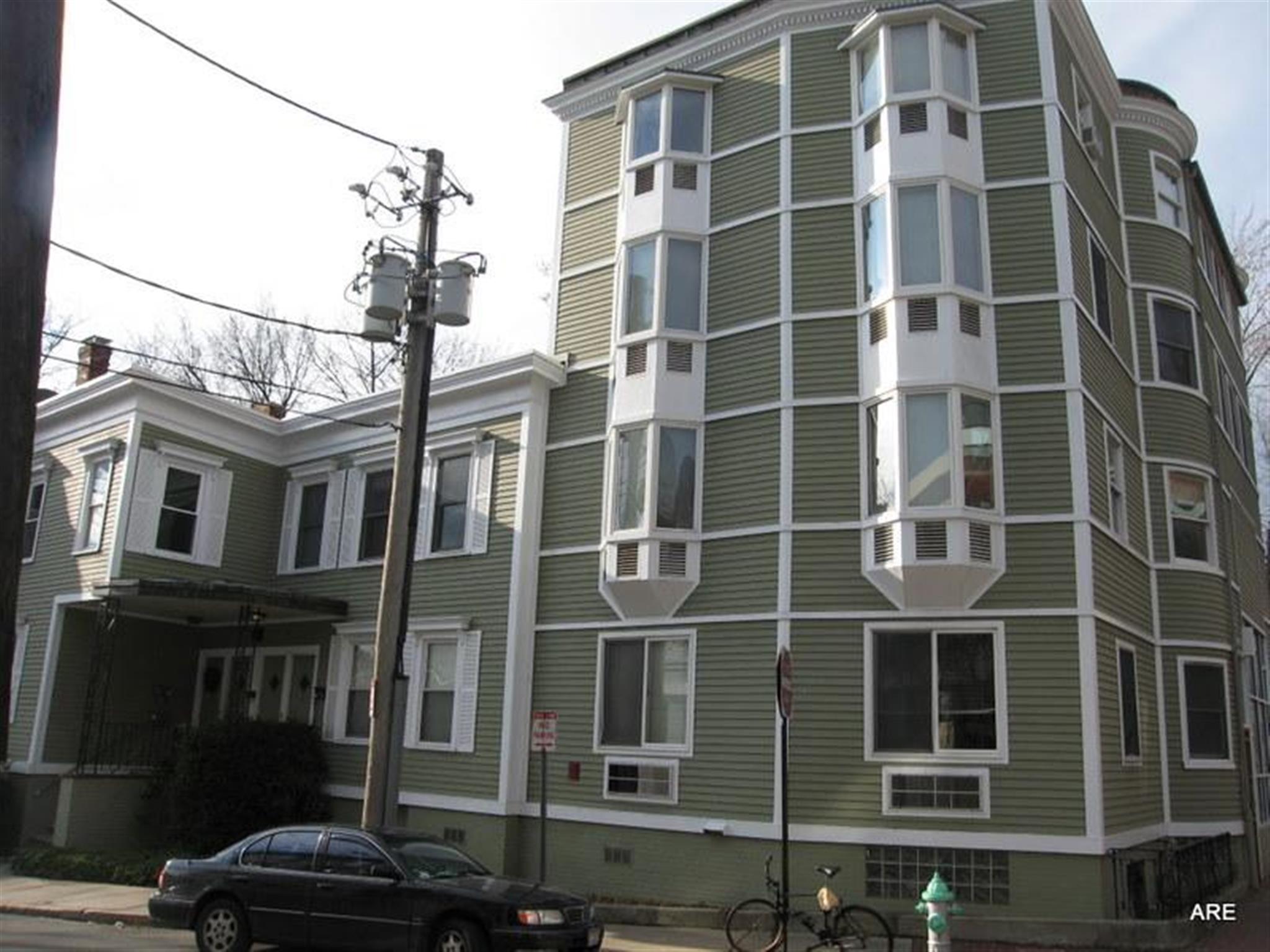 1.5 bed, 1 bath apartment for rent at 9 Banks St, Harvard Square — photo 8 of 8