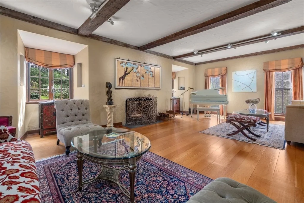 85 Gate House Rd, Chestnut Hill