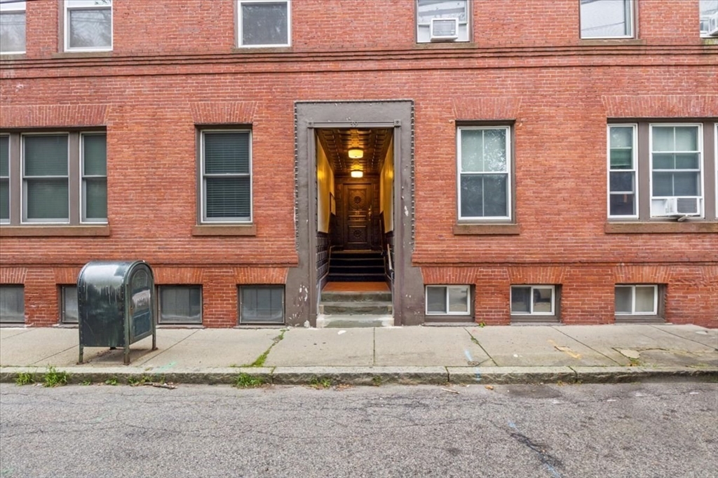 39 Kent St, Brookline Village