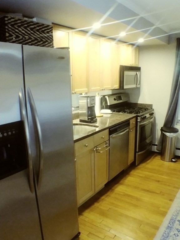 38 Lawrence St, South End