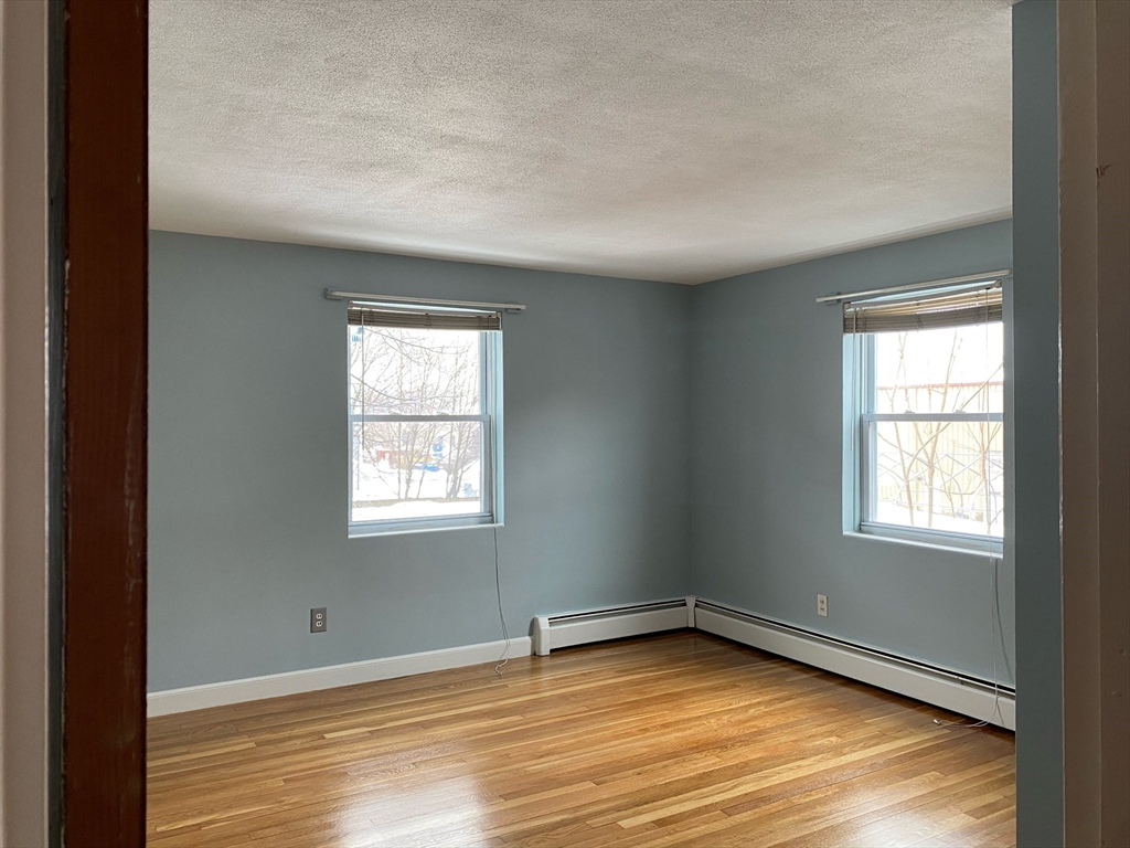 39 Montvale Ave, Woburn