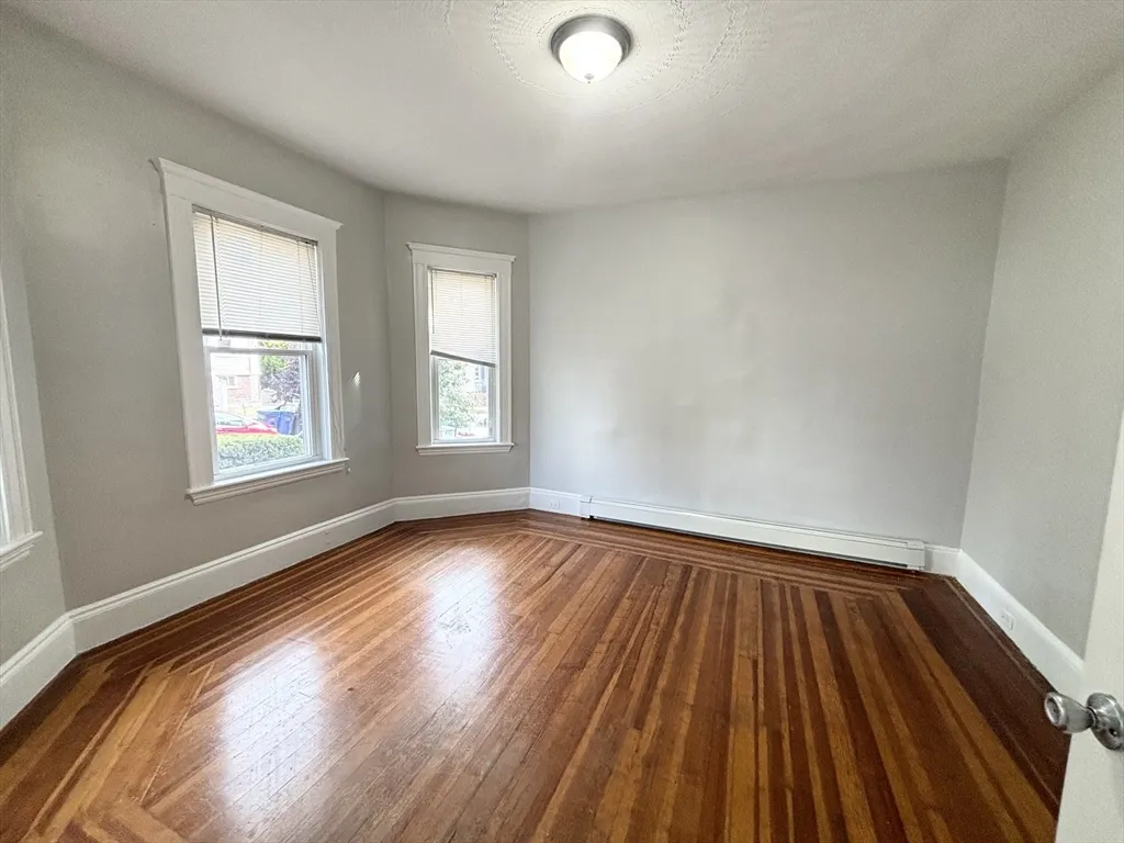 14 Belknap St, West Somerville