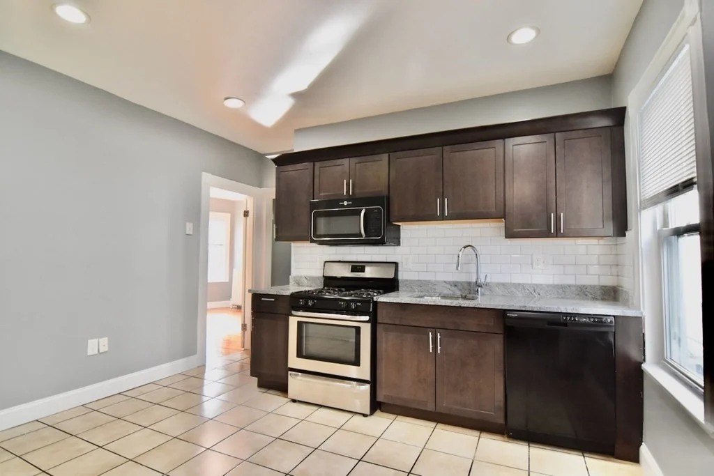 21 Treadway Rd, Dorchester